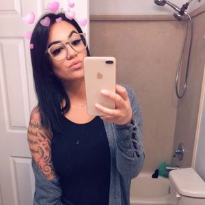 Meet your Posher, Noelani